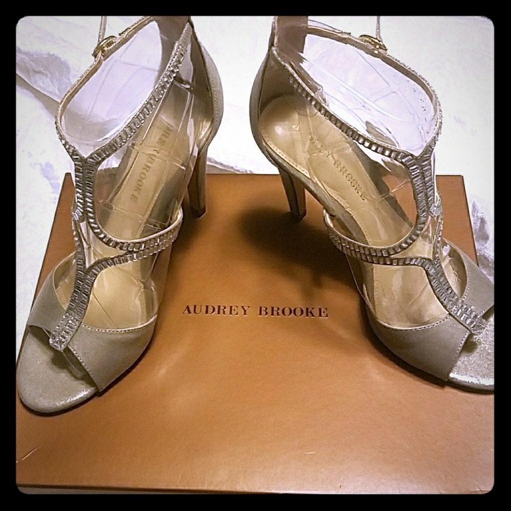 New Gold formal sandals with sliver rhinestones.